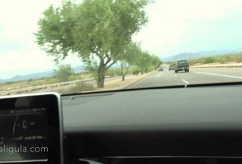 Беспокойная жена українське порно отвлекает мужа, пока он не остановится