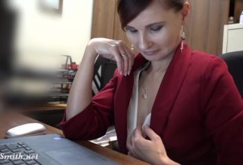 ДЖЕНИ СМИТ порнуха 2022 РАЗДЕЛАСЬ НА НОВОЙ РАБОТЕ. ПРАНК СО СКРЫТОЙ КАМЕРОЙ